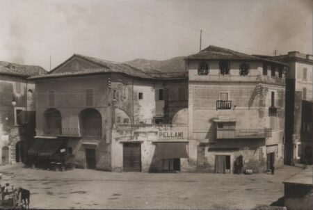 Piazza Rivarola, anno 1929.
