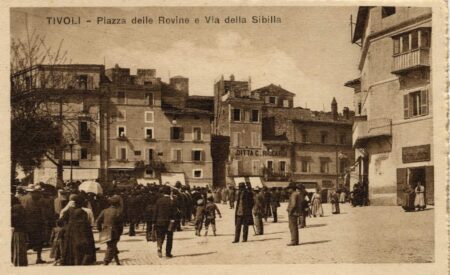Piazza delle Rovine e via della Sibilla Fondo Ferro Candilera 1920